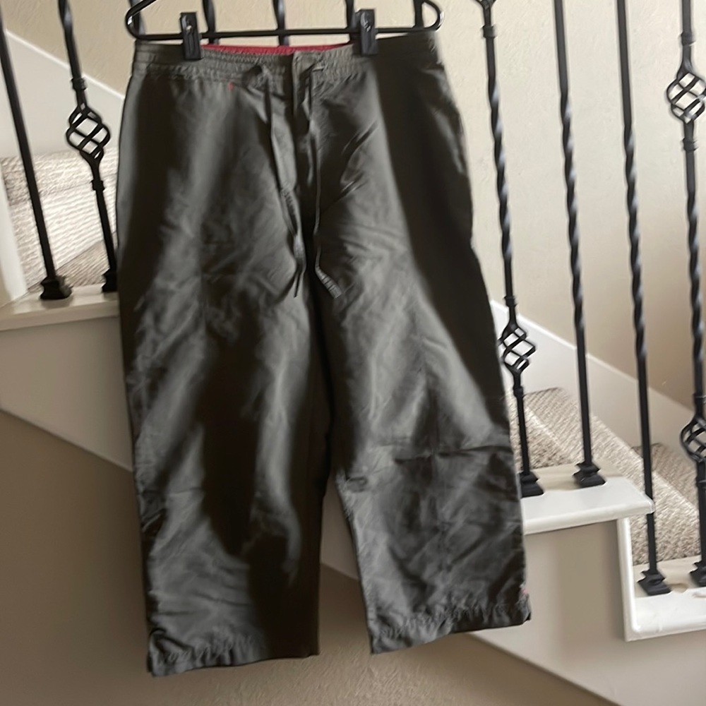 REI Sz 8 Dark Green Crop Hiking Pants